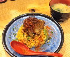 奄美大島〆の一杯「豚骨オンザキムチチャーハン」