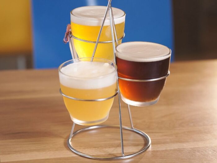 地ボール飲み比べができるのは奄美では奄美ビアホールだけ